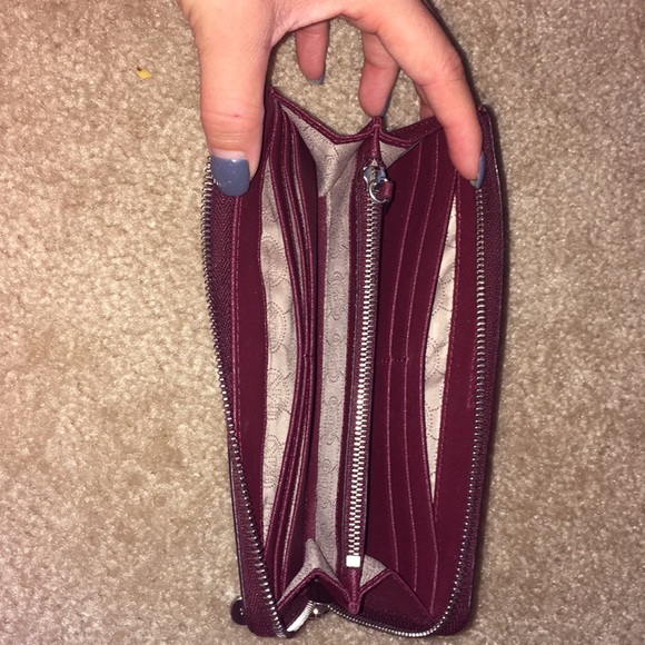 Michael Kors wallet - Picture 2 of 3